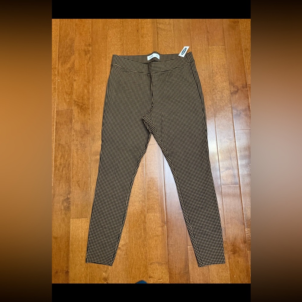 Old Navy Women's Black and Brown Checkered Cropped Pants